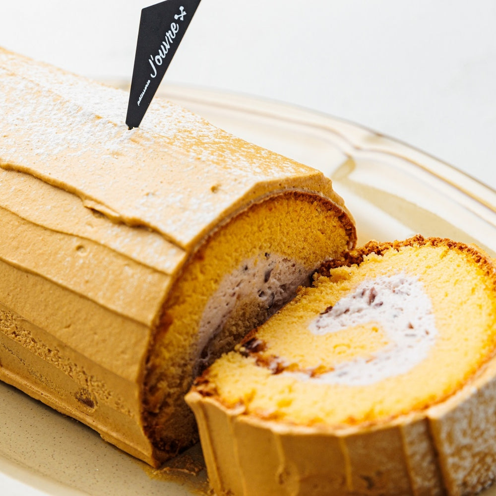 
                  
                    和三盆ロールケーキ
                  
                